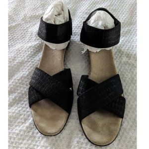 CHARLESTON SHOE CO. Lafayette Harrel Black & Coco Sandal Size 9 w/ Shoe Suds